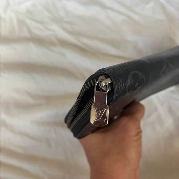 Louis Vuitton Black and Gray Monogram Zipper Wallet - Picture 6 of 9